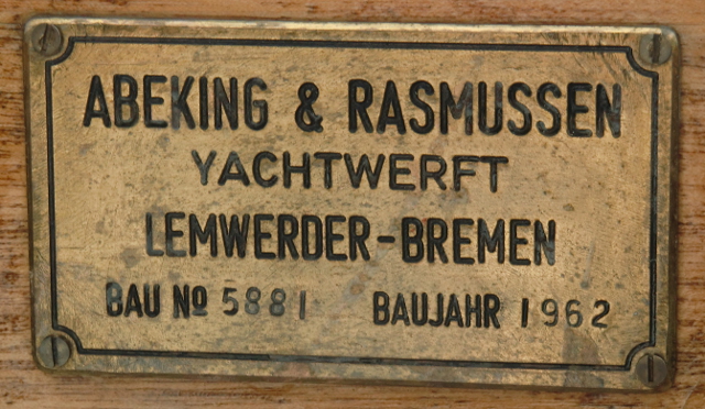 Holzpirat-Abeking-und-Rasmussen-Werftplakette-CIMG32290